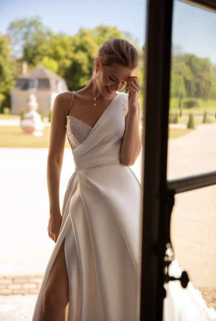 Algunos vestidos de la colección 2023 'arome d'amour by Daria Karlozi - 2
