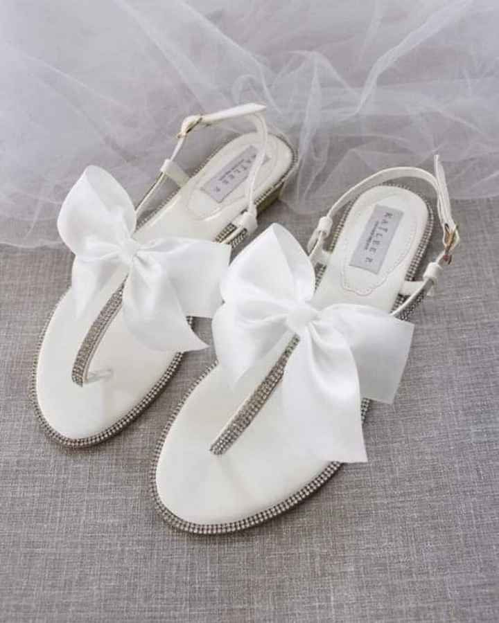 Boda en playa: cómodas sandalias 🌴 - 3