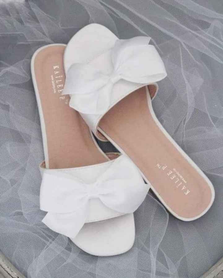Boda en playa: cómodas sandalias 🌴 - 4