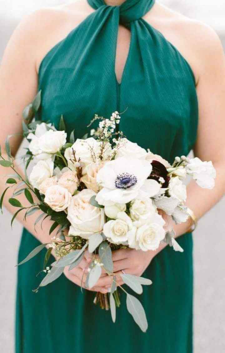 Colores joya en los vestidos de las damas - 2