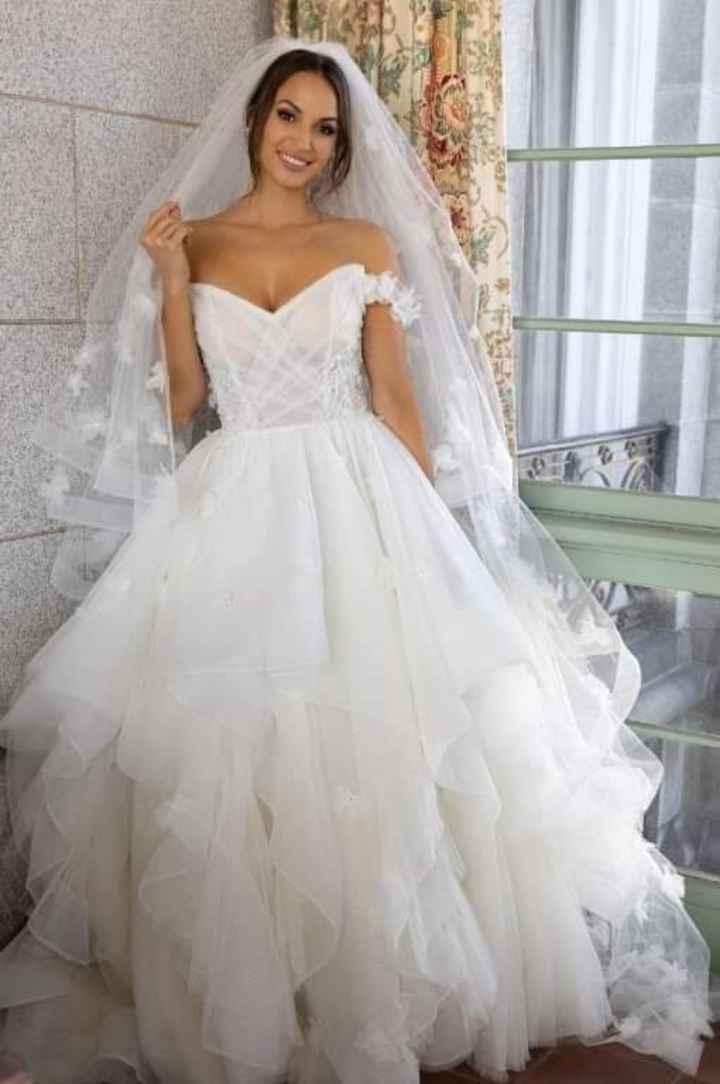 Algunos vestidos de la colección primavera -verano Everlasting love collection 2023 by Randy Fenoli 