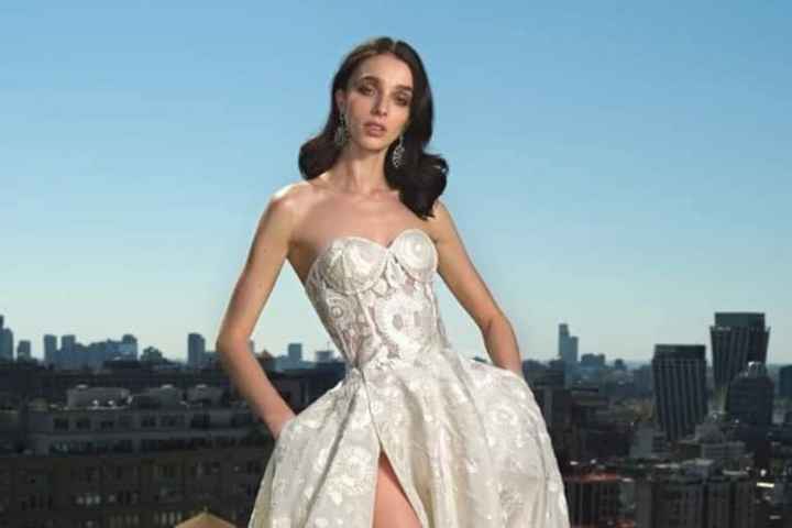 Algunos vestidos de la colección primavera -verano 2024 Naeem Khan - 1