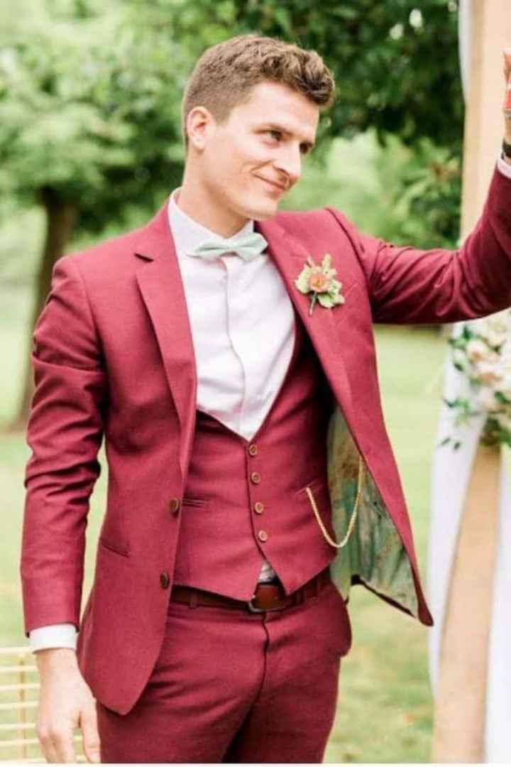 Trajes en tonos rojizos - 2