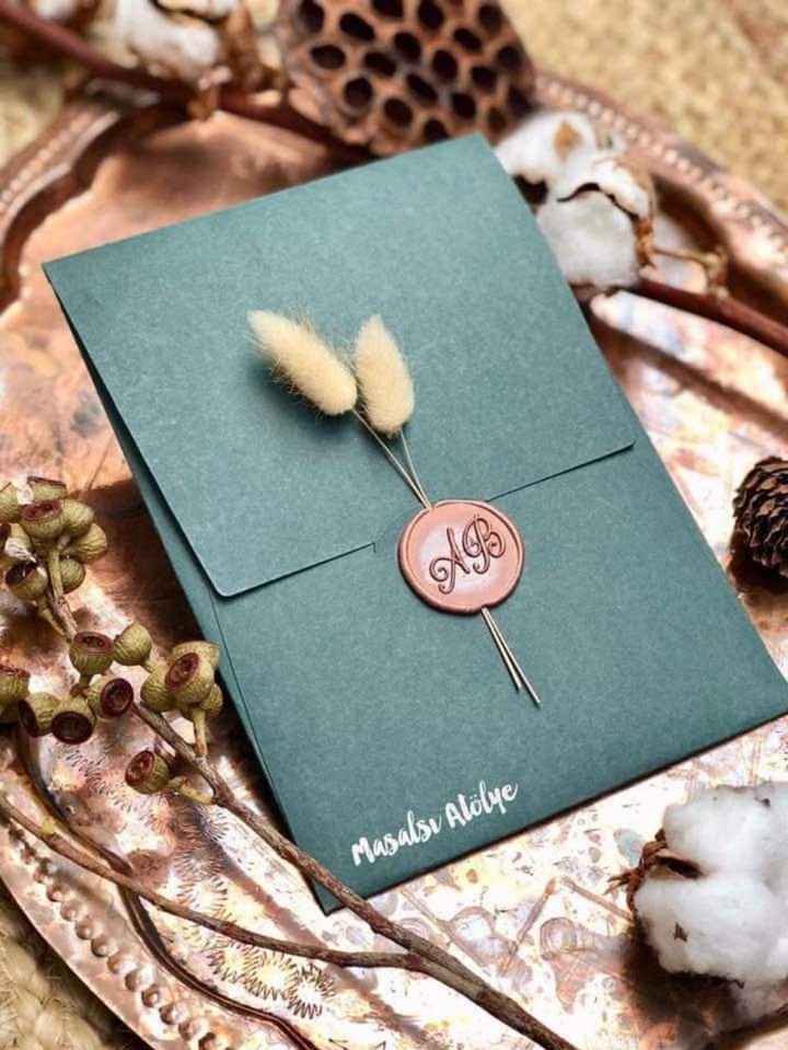 Invitaciones con sellos de cera,listones y pequeñas flores - 1