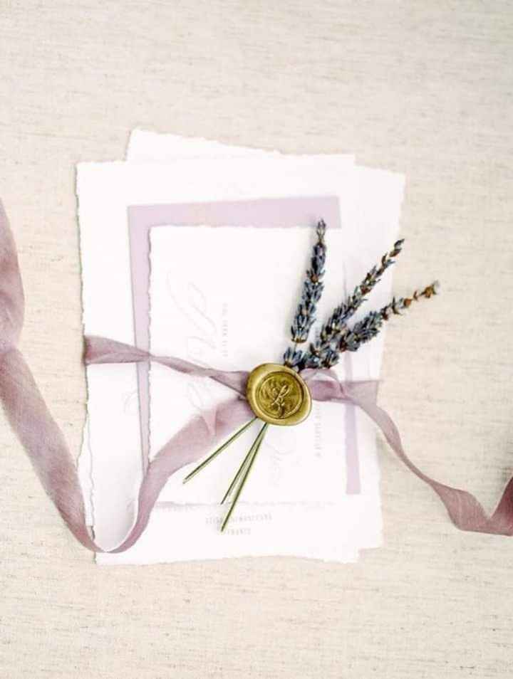 Invitaciones con sellos de cera,listones y pequeñas flores - 2