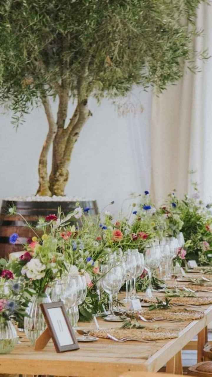 Caminos de mesa con floreros individuales - 3