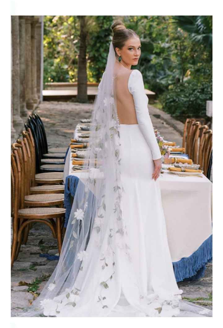 Vestidos colección otoño-invierno 2023 Dream State by Watters - 1