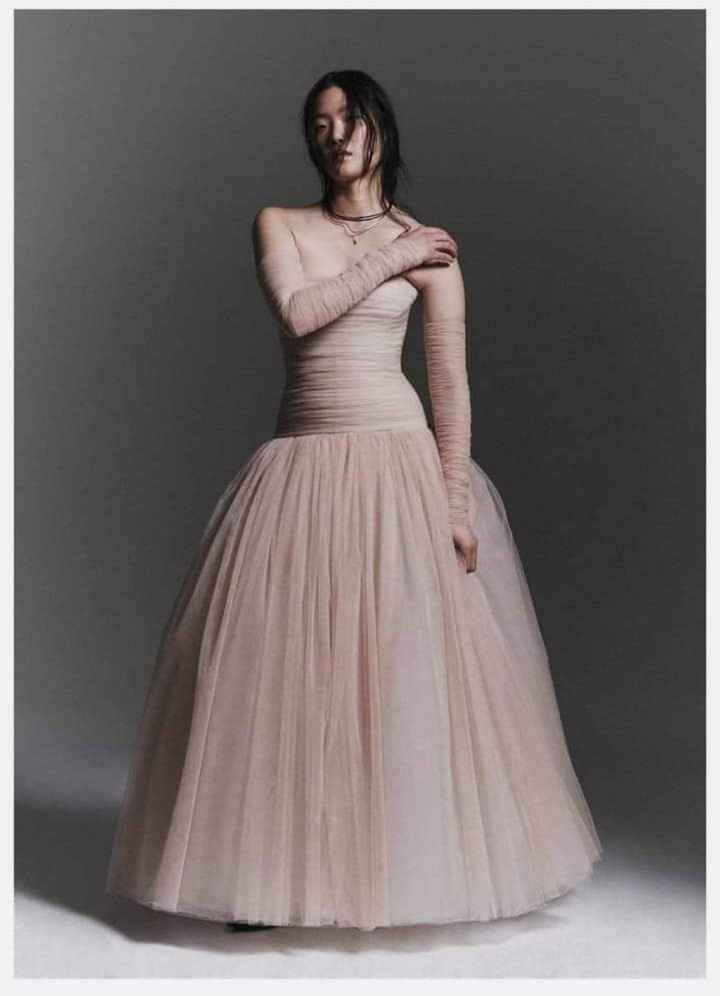 Algunos vestidos de la colección otoño-invierno 2023 Lein - 1
