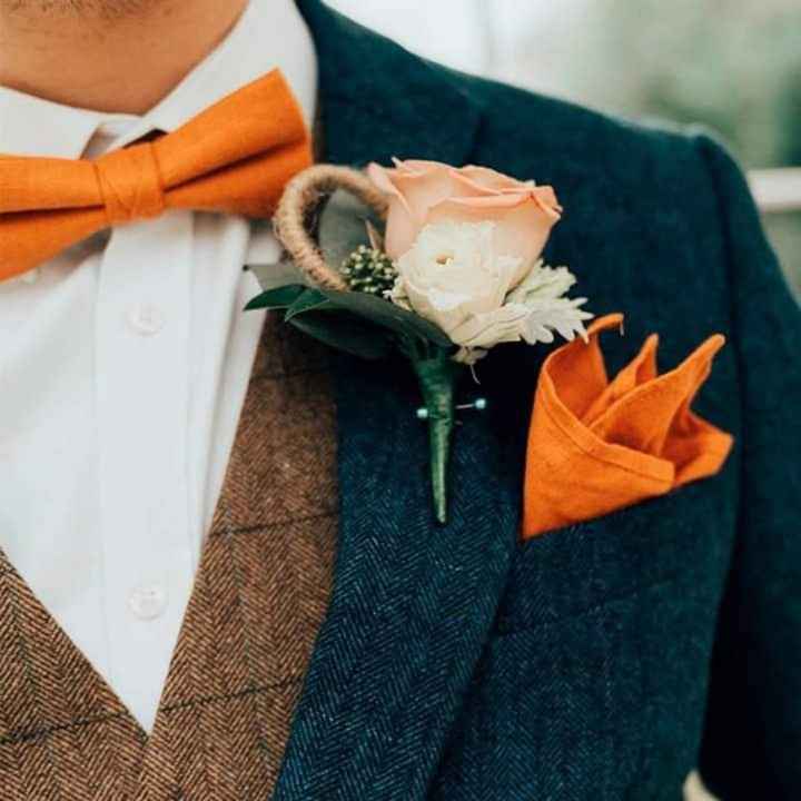Trajes con acentos naranjas o terracota - 2