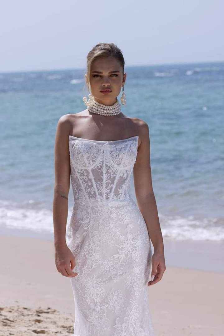 Algunos vestidos de la colección otoño-invierno 2024 Via Mare by Yaniv Persy - 1