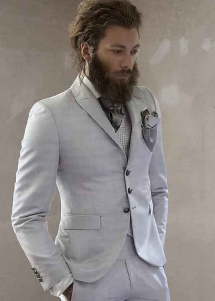 Trajes en gris claro - 1