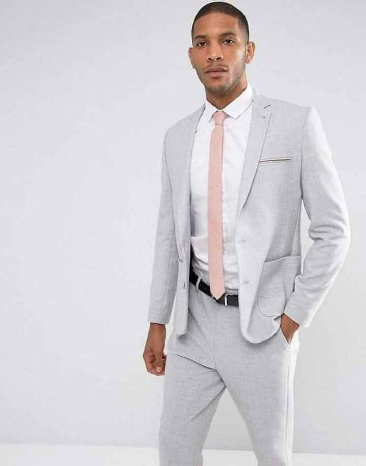 Trajes en gris claro - 3