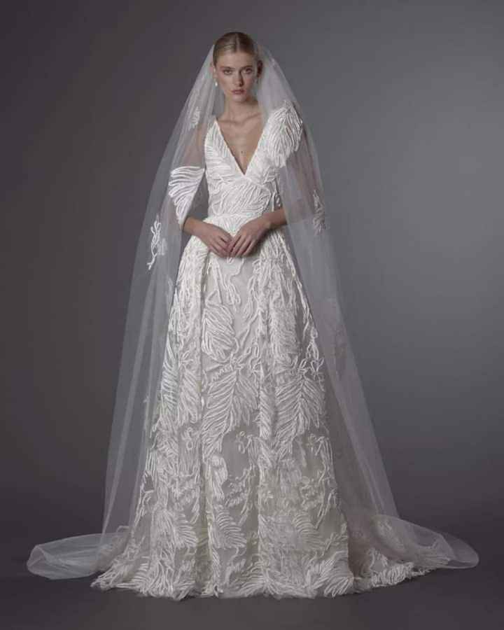 Algunos vestidos de la colección otoño-invierno 2024 by Naeem Khan - 3