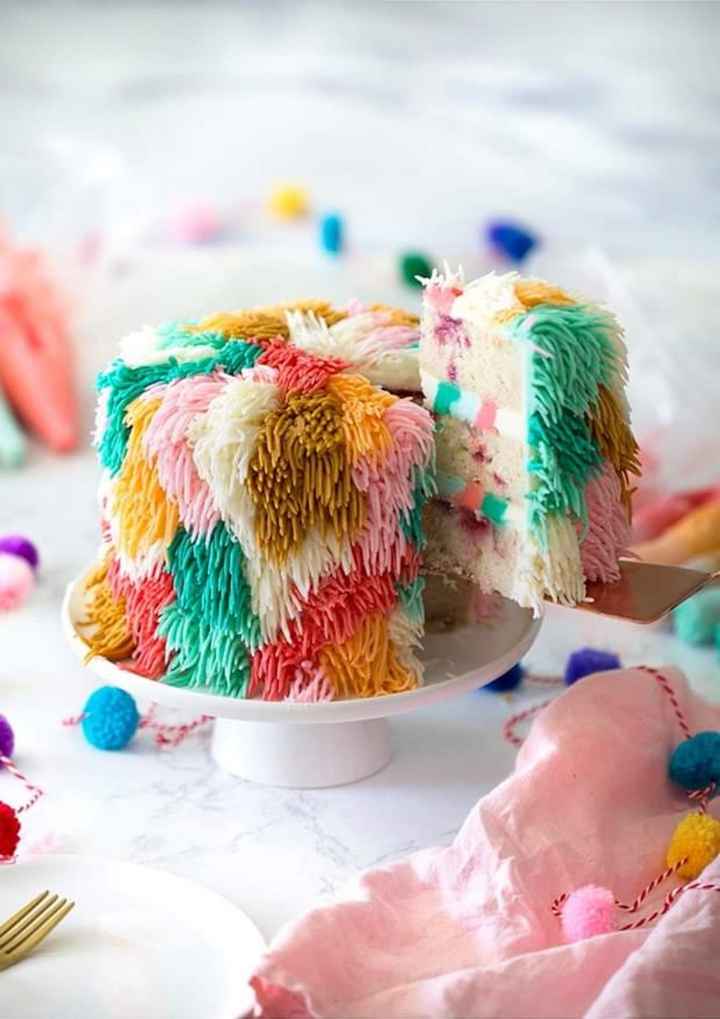 Pastel de bodas con flecos - 1