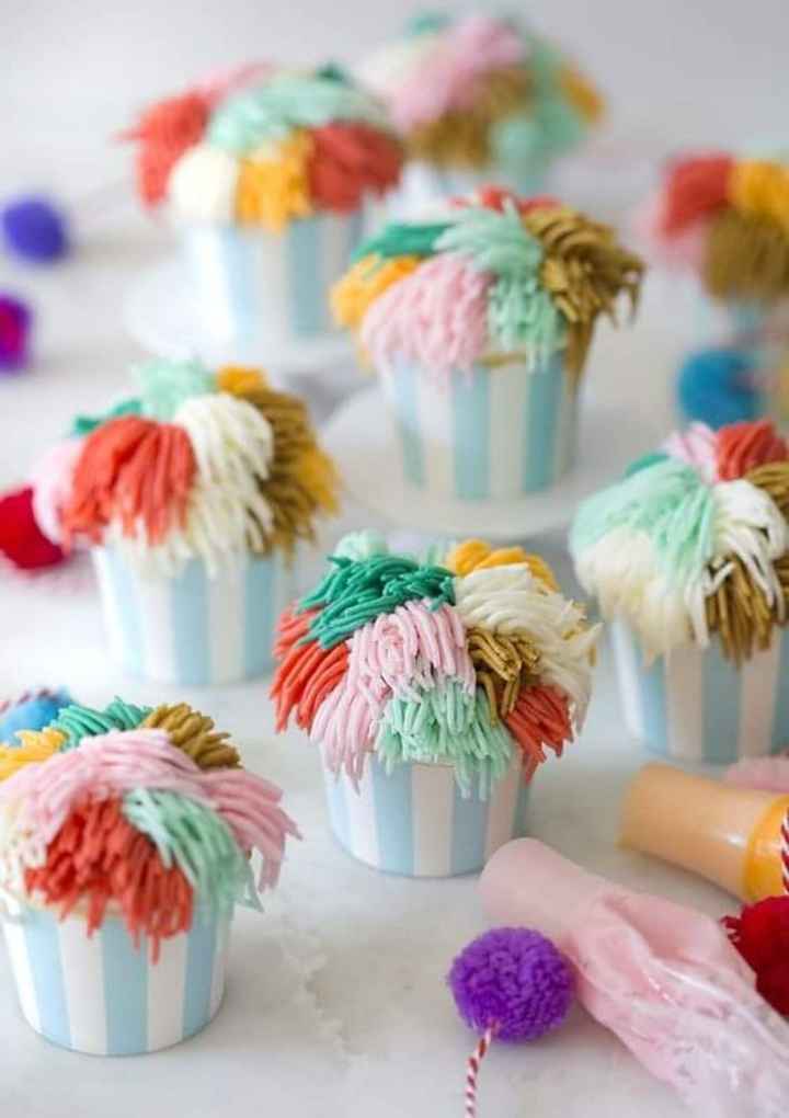Pastel de bodas con flecos - 2