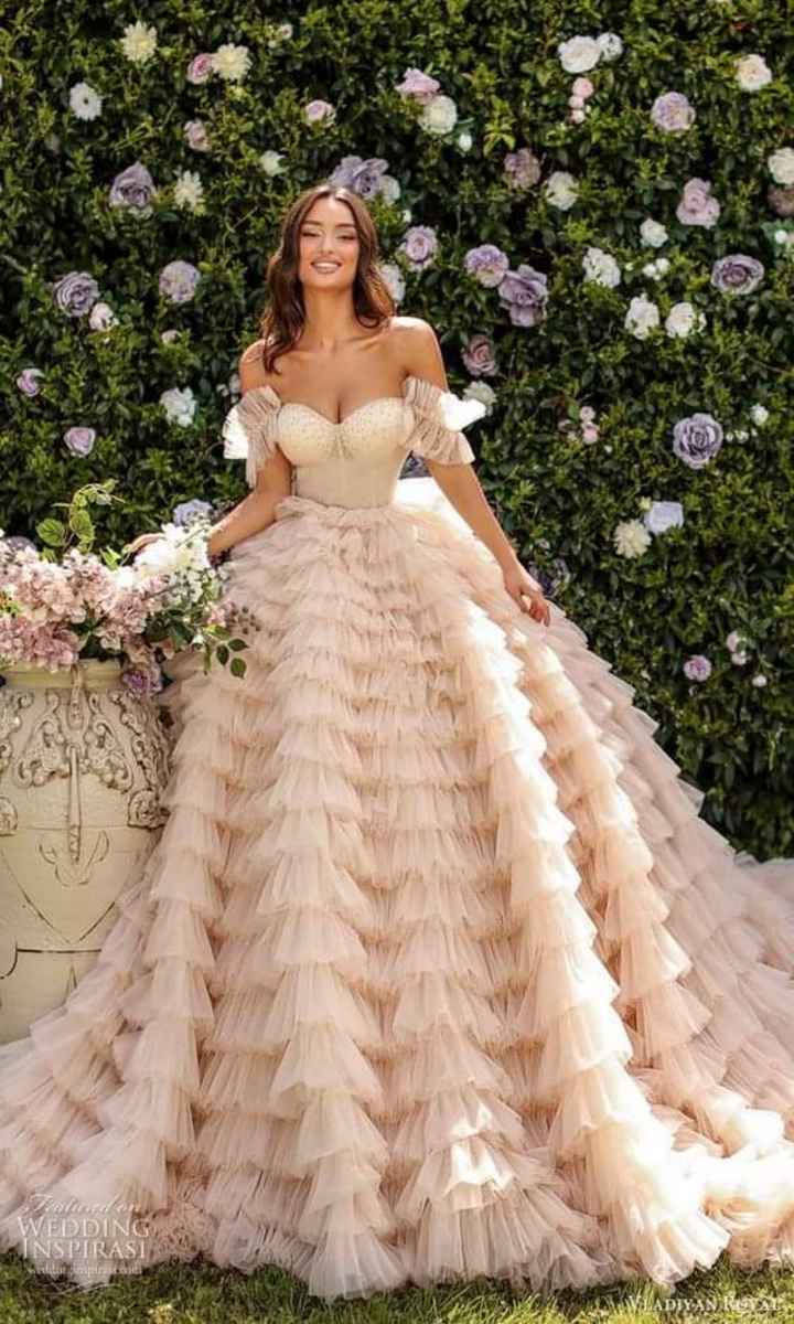 Tendencia 2024: vestidos con volantes mini - 2