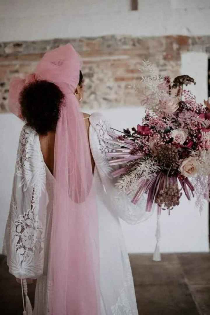 En tu look nupcial un toque rosa💗 - 1