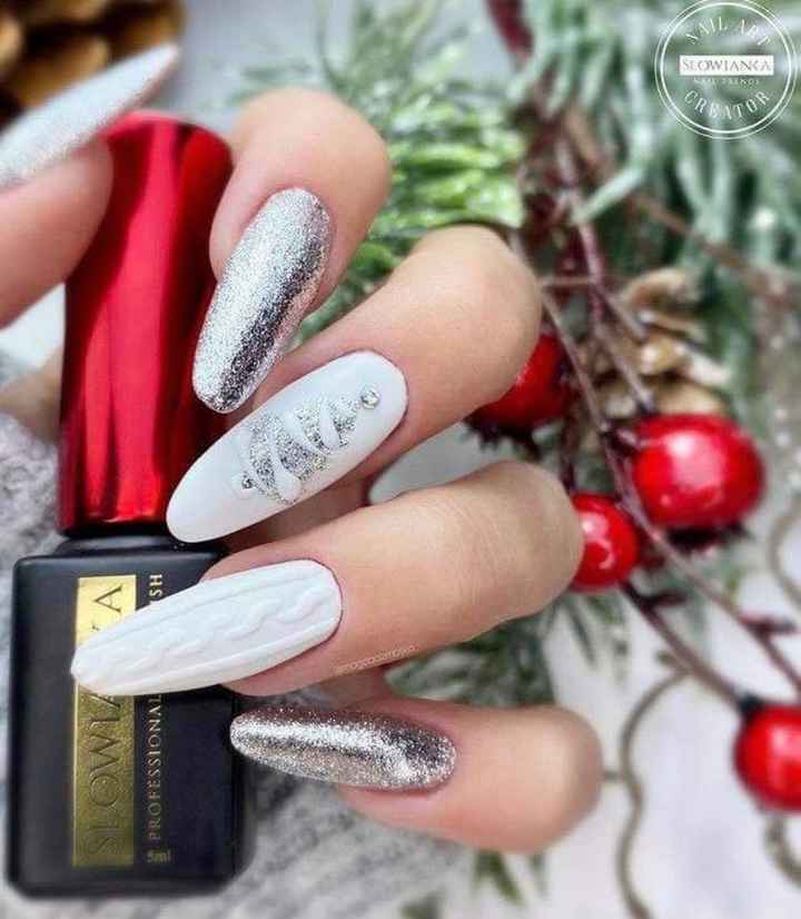 Uñas con acentos navideños ❄️🎅☃️🎄 - 10