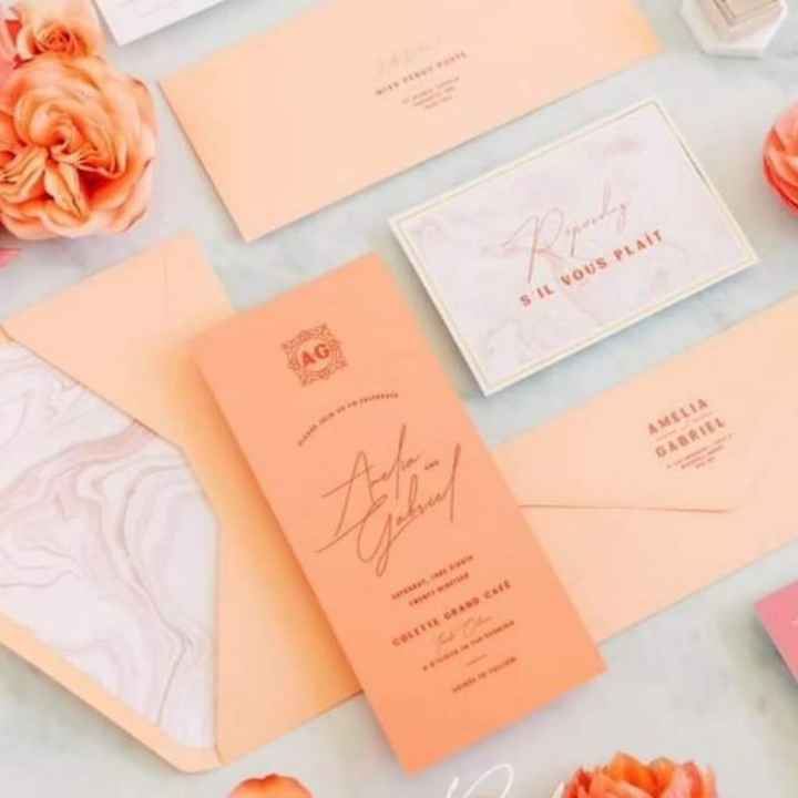 y el color Pantone del año 2024 es...peach Fuzz - 9