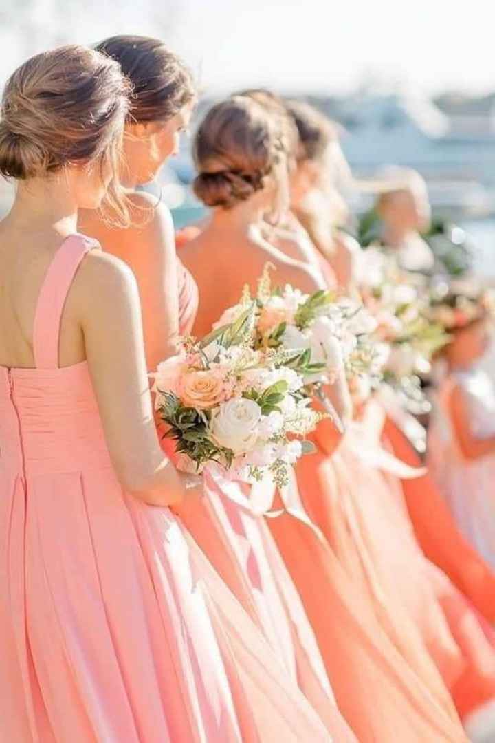 y el color Pantone del año 2024 es...peach Fuzz - 26