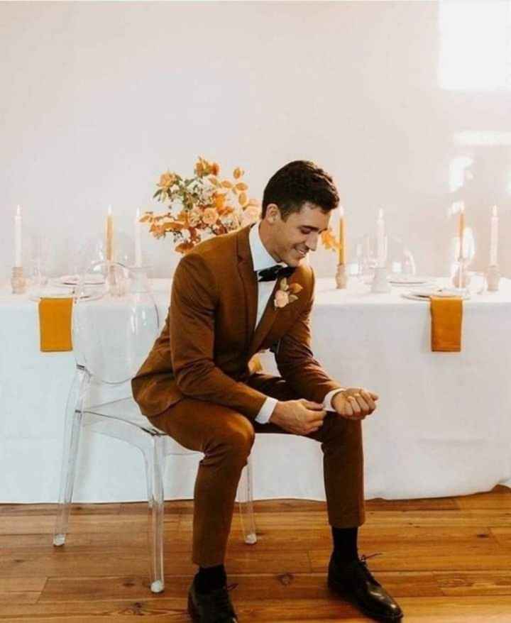 Trajes en tonos naranja óxido - 1