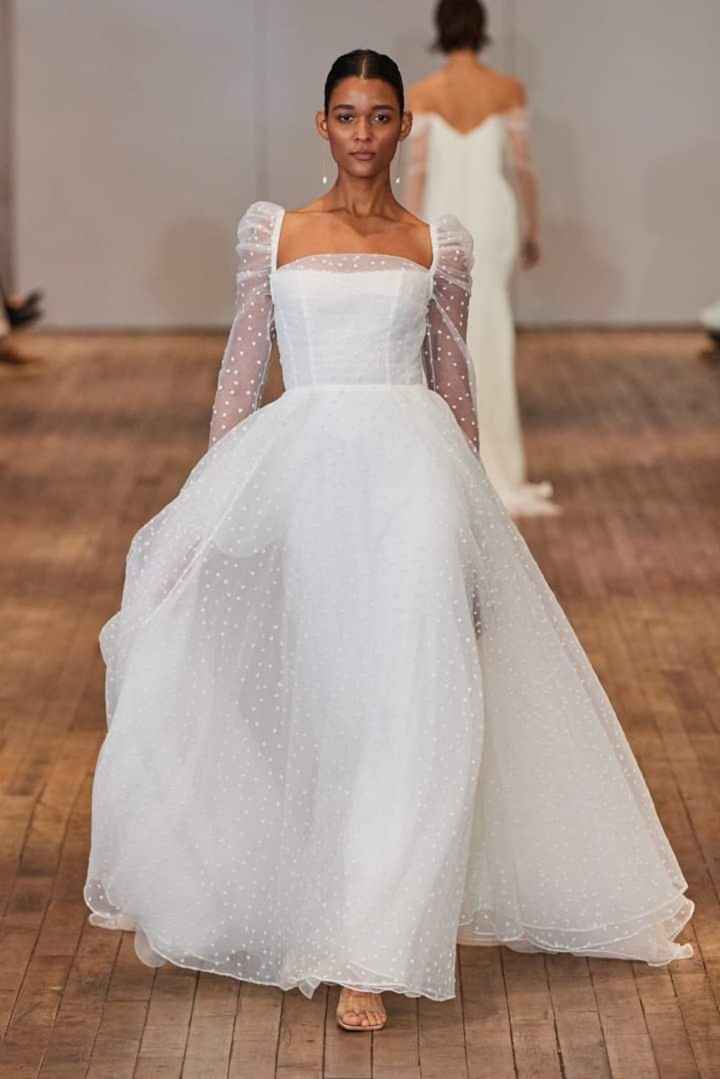 Algunos vestidos de la colección otoño-invierno 2024 Reverie by Jenny Yoo - 1