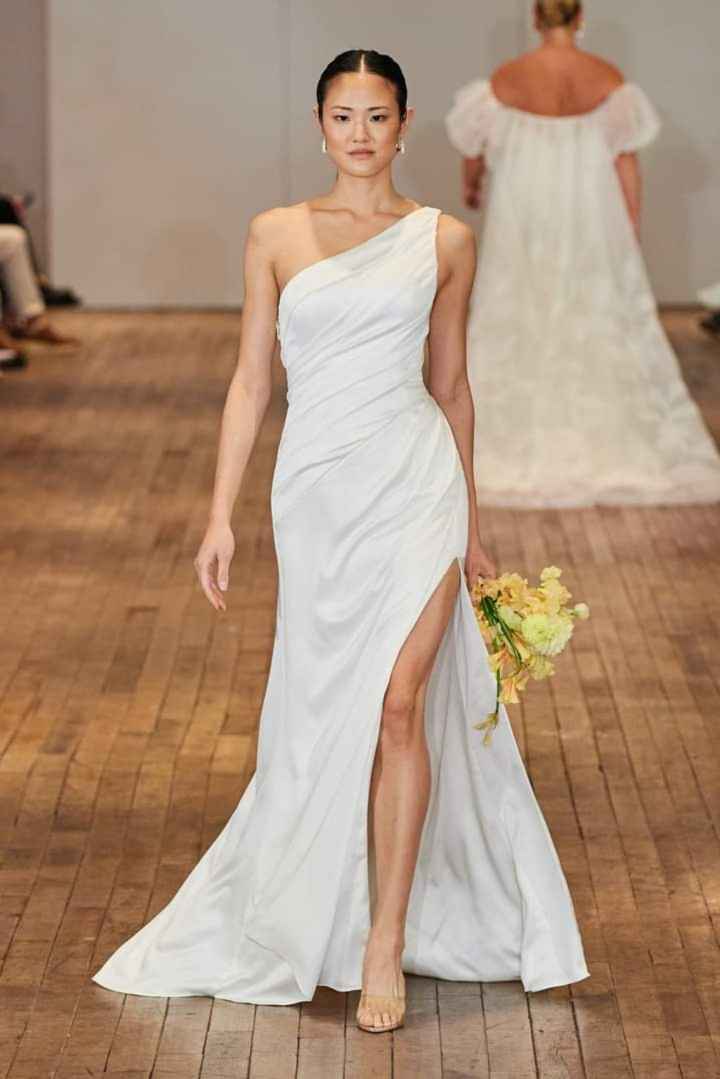 Algunos vestidos de la colección otoño-invierno 2024 Reverie by Jenny Yoo - 2