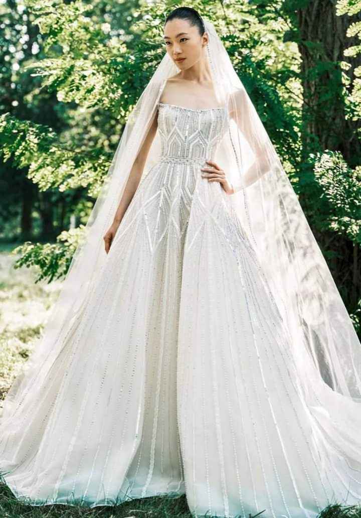 Algunos vestidos de la colección primavera -verano 2025 Elie Saab - 2
