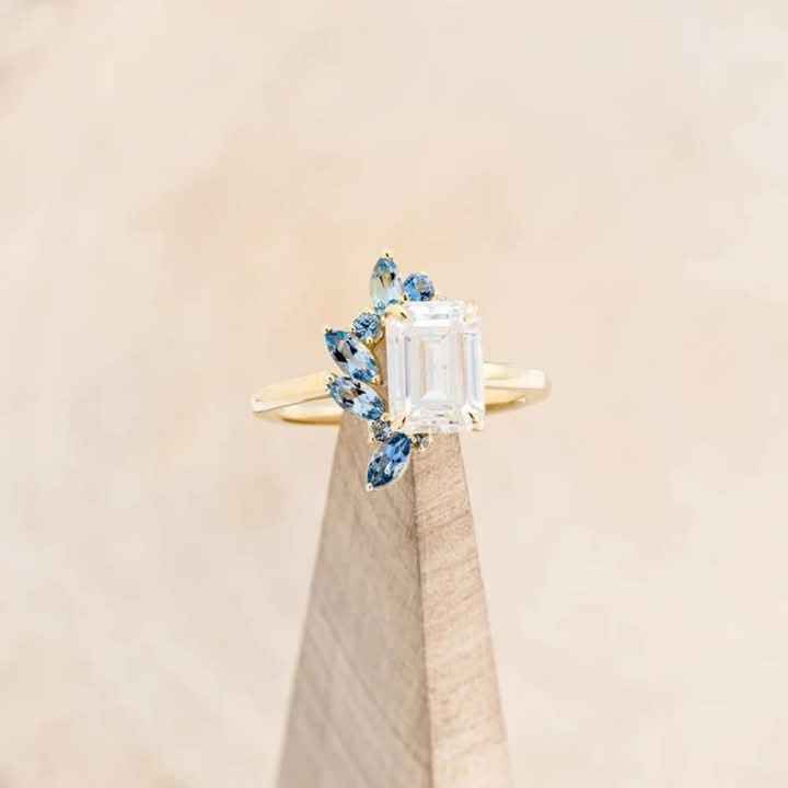 Anillos de compromiso multipiedras 💍 - 2