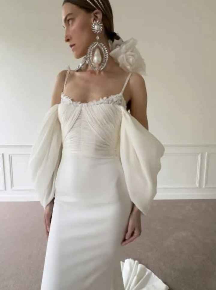 Algunos vestidos de la colección 2025 by Giambattista Valli - 1