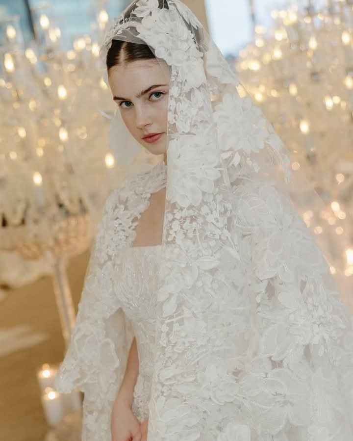 Algunos vestidos de la colección primavera 2026 by Reem Acra - 3