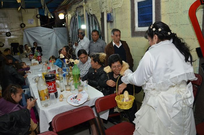 Zapatilla de la novia y firmar la camisa del novio - 1