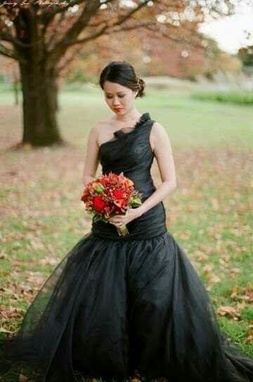 Vestidos de novia en color negro - 12