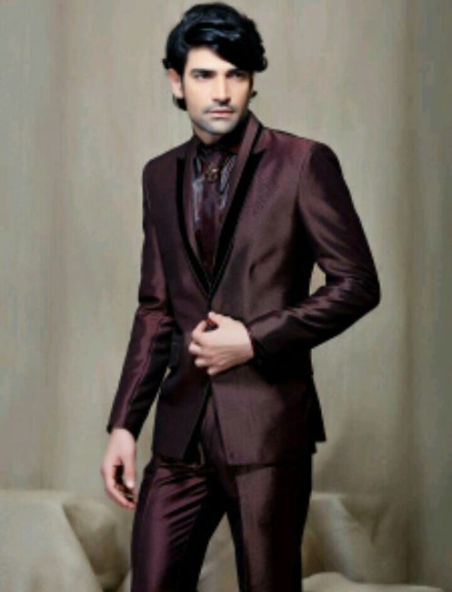 Trajes de novio en burgundy - 2