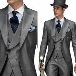 Trajes de novio en color gris 15