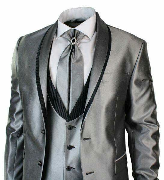 Trajes de novio en color gris 17