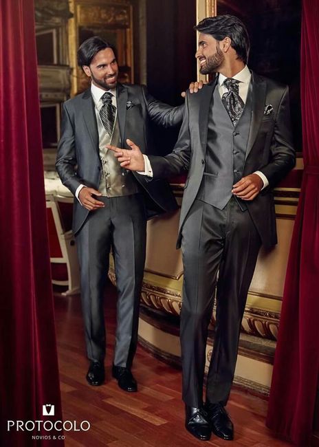 Trajes de novio en color gris 20