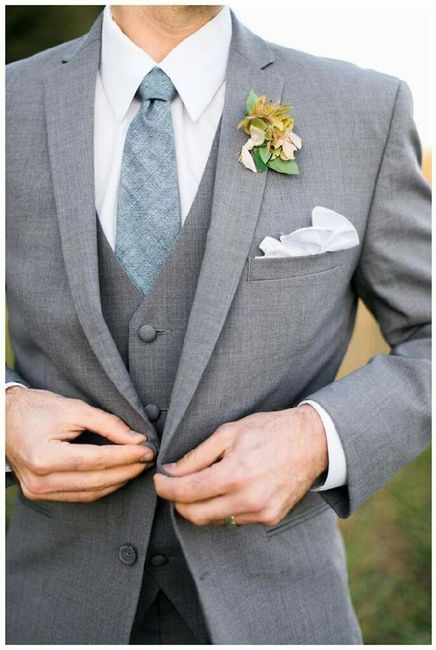 Trajes de novio en color gris 24