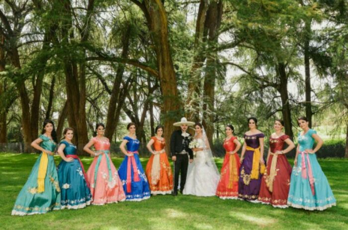Vestidos muy mexicanos para damitas y damas de honor - 32