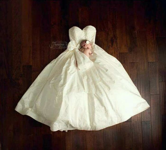 Fotos de tu bebé con tu vestido de novia 2