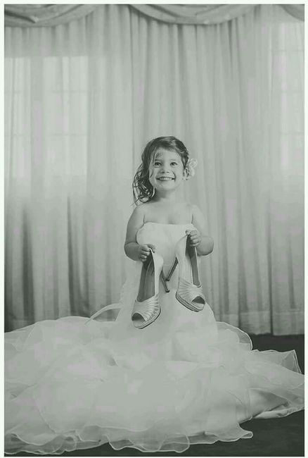 Fotos de tu bebé con tu vestido de novia 3