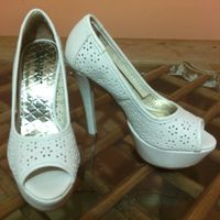 Vestido, ramo, zapatillas - 2
