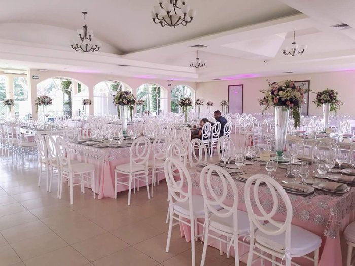 Invitaciones; centro de mesa, y manteleria 23