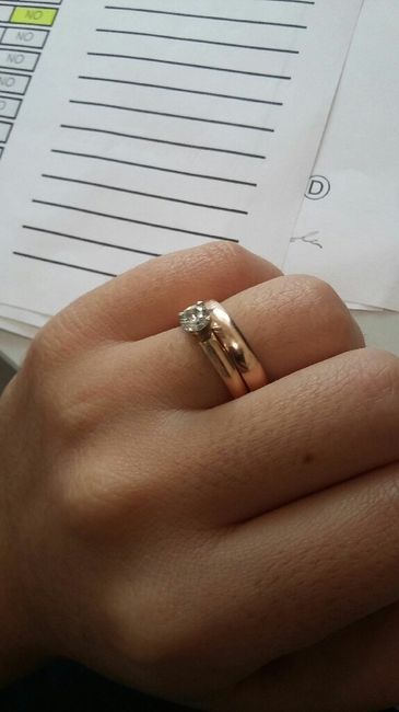 ¿el anillo de compromiso se usa el día de la boda? - 1