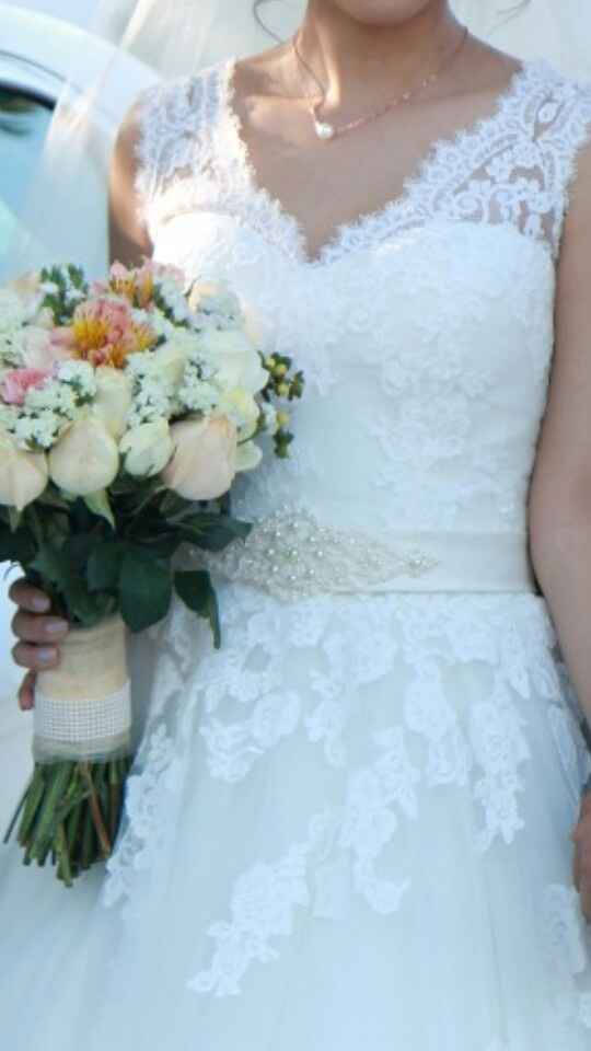 Un complemento en el vestido es el cinturón - 2