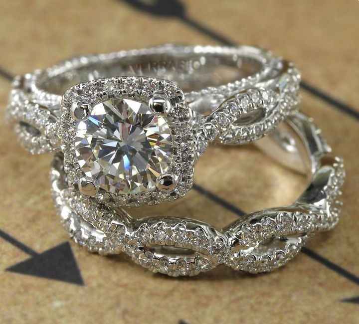 Anillos de preciosos diamantes 