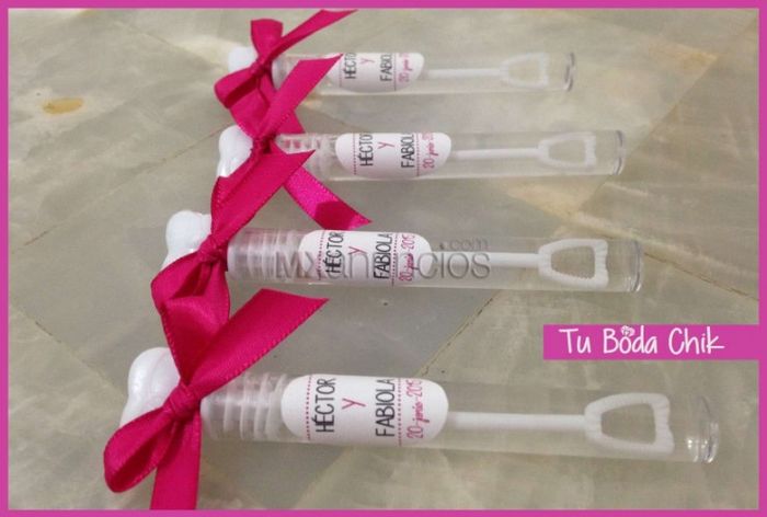 o un moñito y alguna estampita