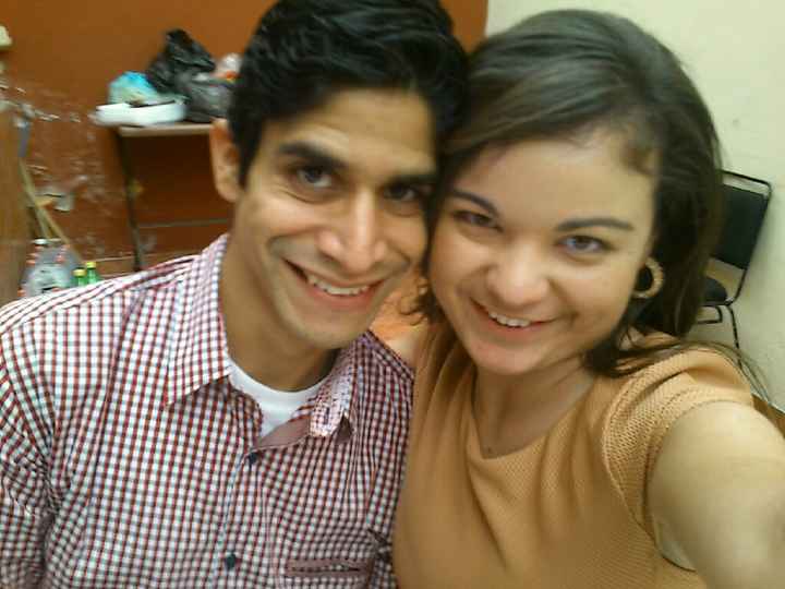 Fotos con su prometido.. - 1