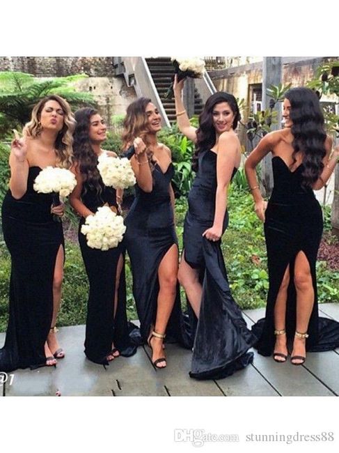 Invitadas vestidas de negro en la boda, 👍👎 8