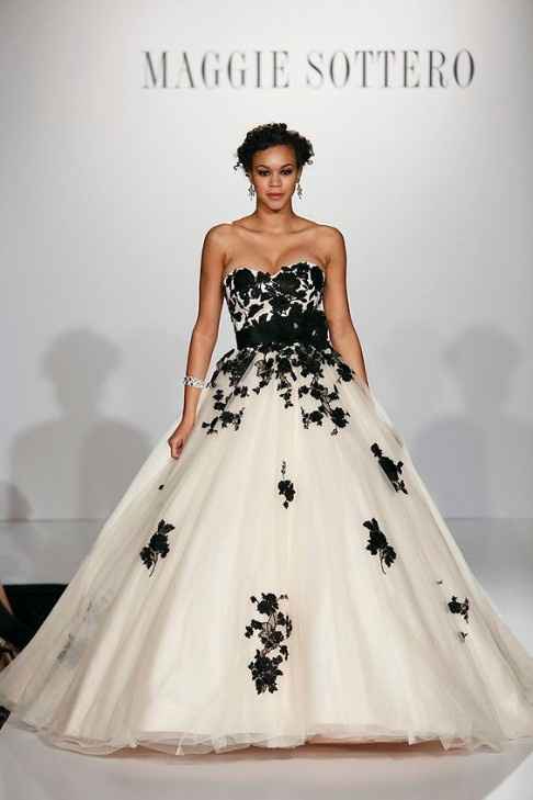 Vestidos blanco y negro